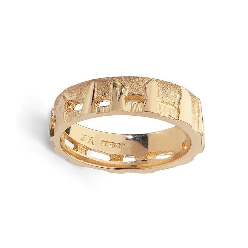 Standing Stones Orkney Ring in 9 ct Yellow Gold